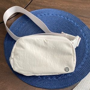 Lululemon Everywhere Belt Bag